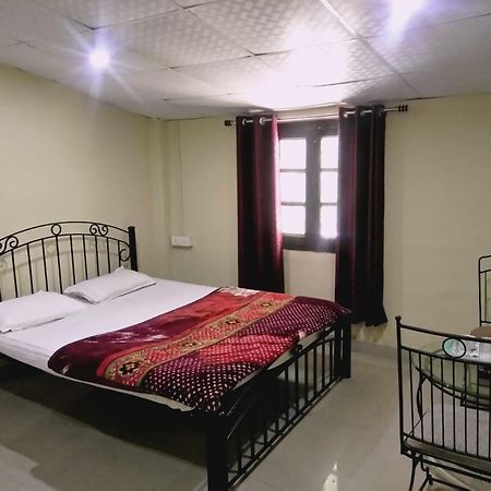 Hotel Gulmarg Mussoorie Buitenkant foto
