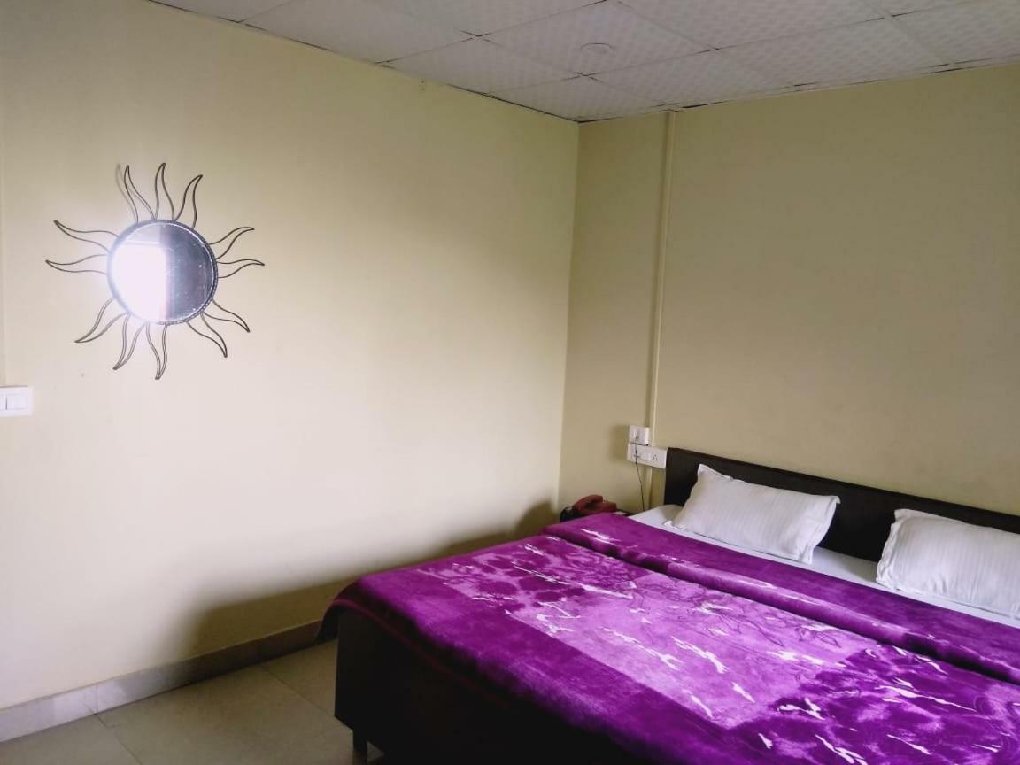 Hotel Gulmarg Mussoorie Buitenkant foto