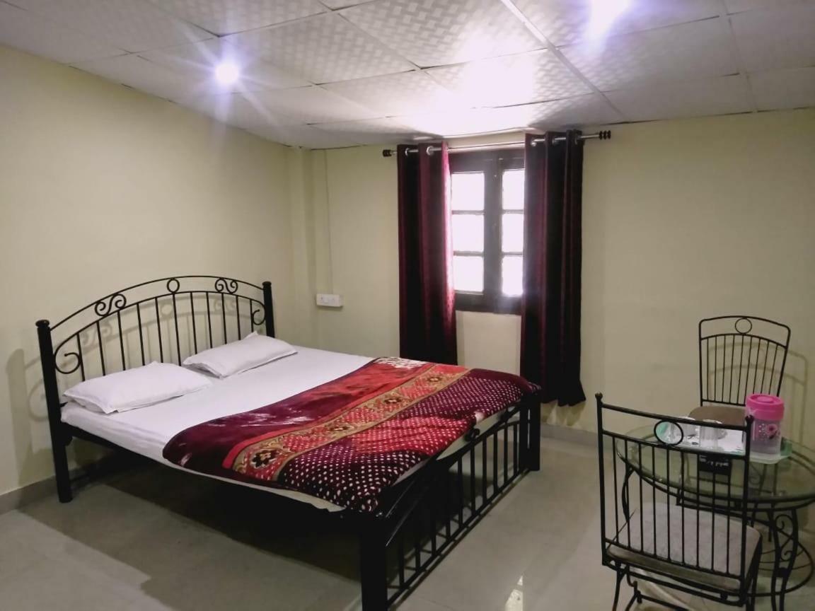 Hotel Gulmarg Mussoorie Buitenkant foto