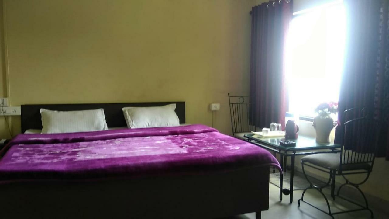 Hotel Gulmarg Mussoorie Buitenkant foto
