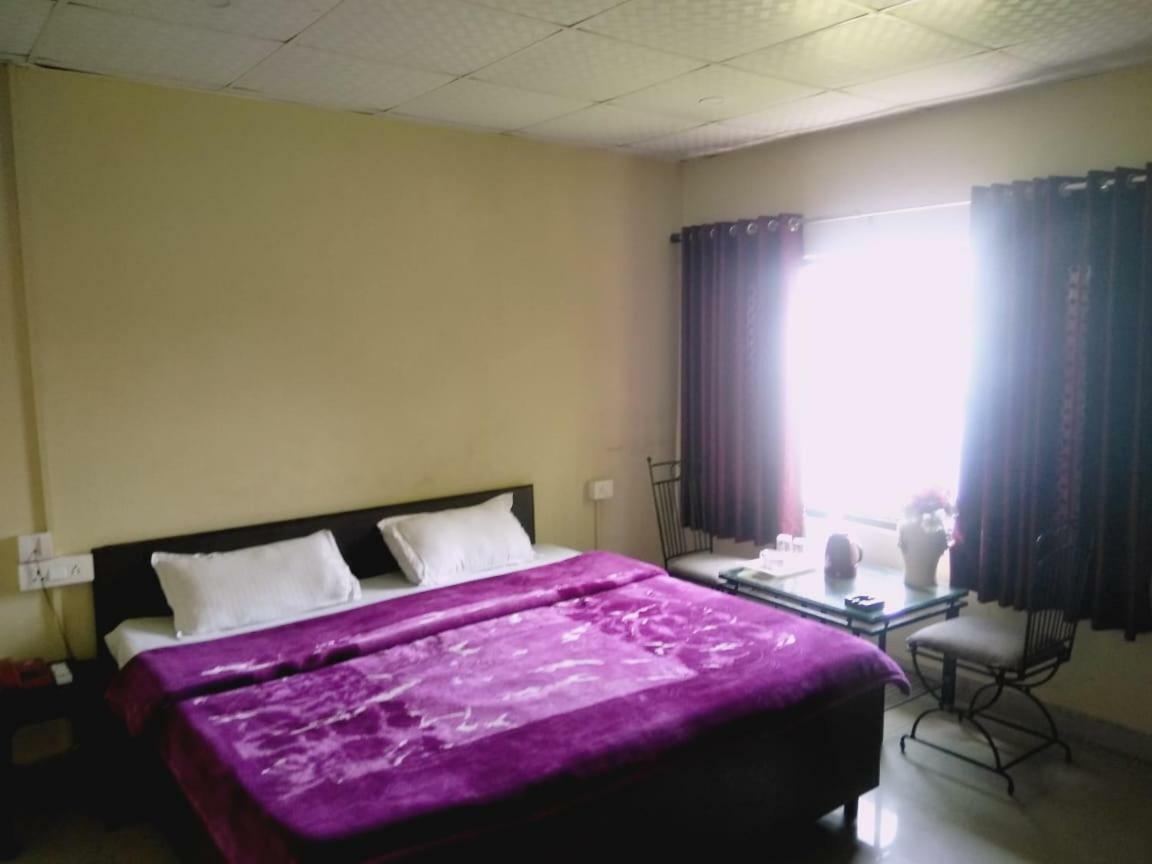Hotel Gulmarg Mussoorie Buitenkant foto