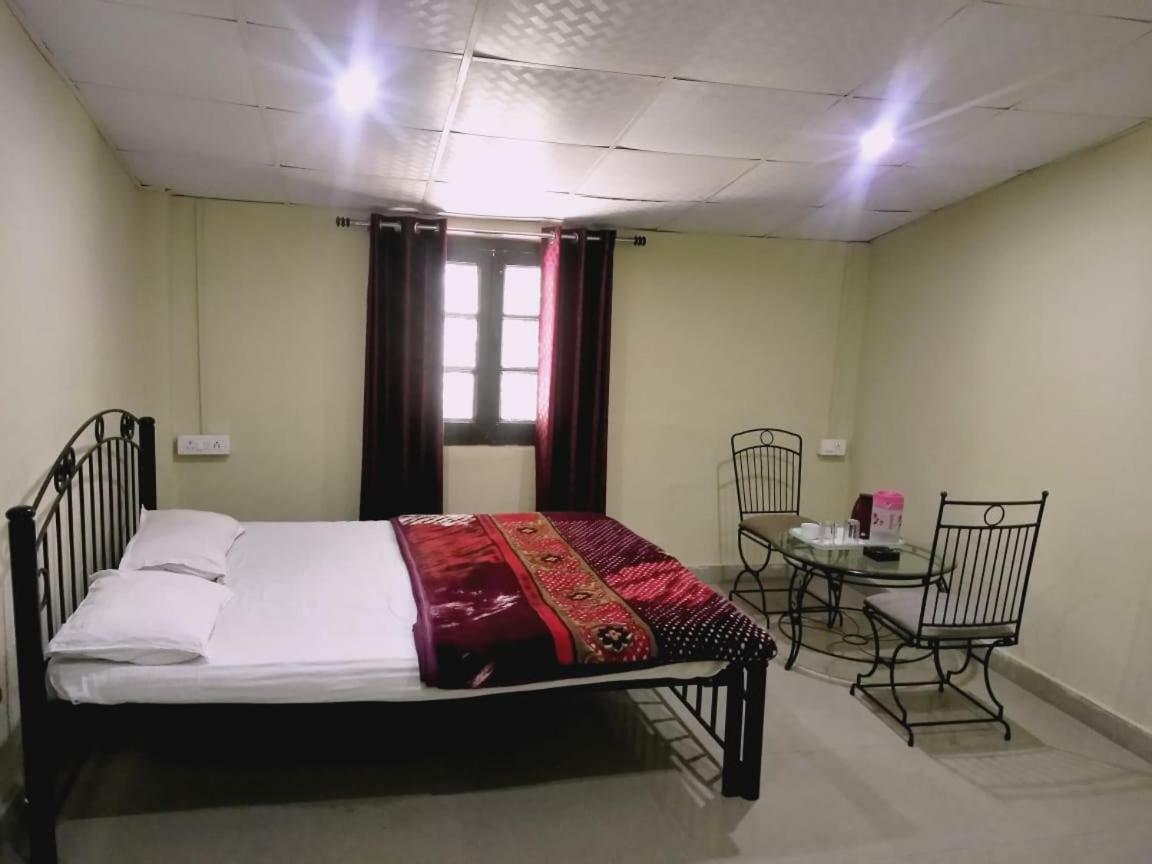 Hotel Gulmarg Mussoorie Buitenkant foto