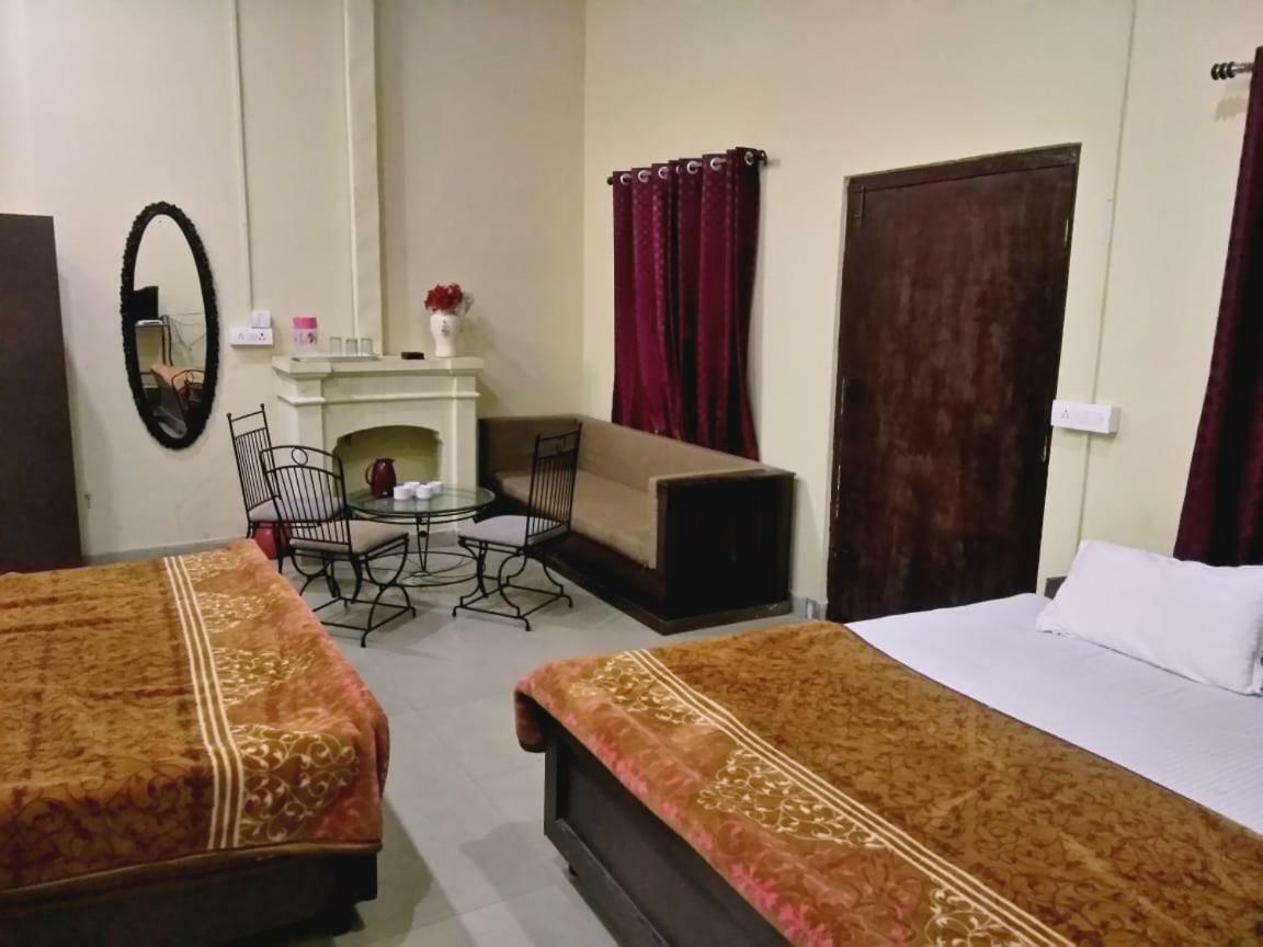 Hotel Gulmarg Mussoorie Buitenkant foto